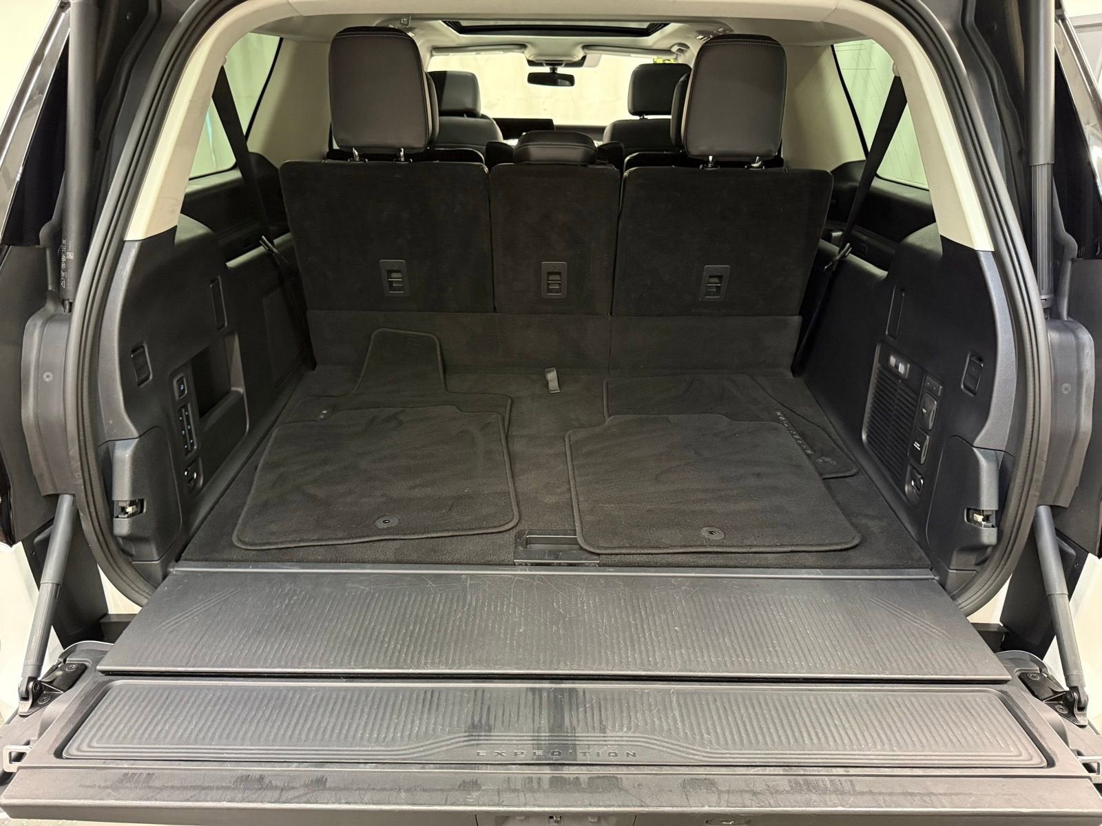 2025 Ford Expedition Max — detail view