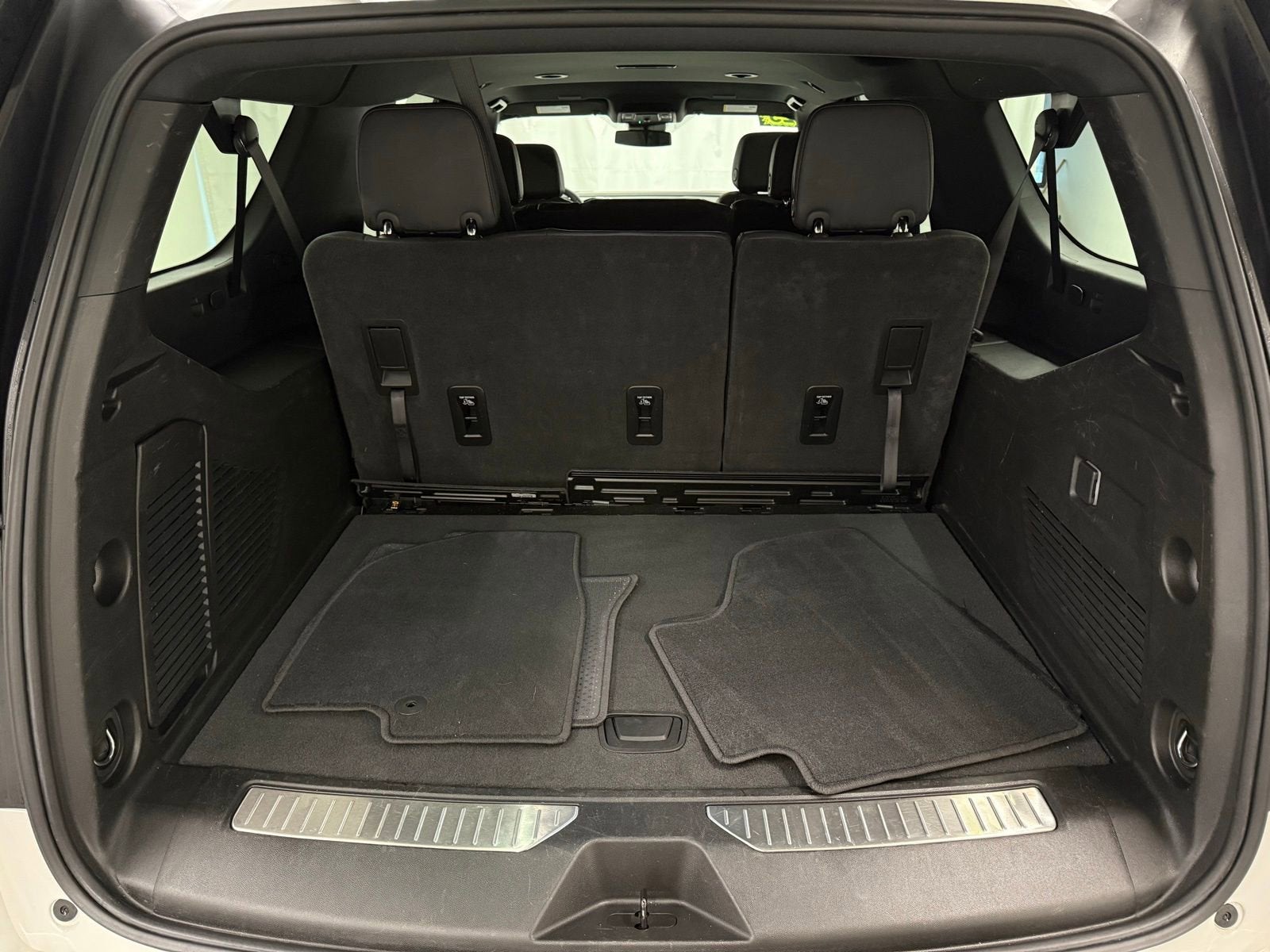 2025 Chevrolet Suburban — detail view