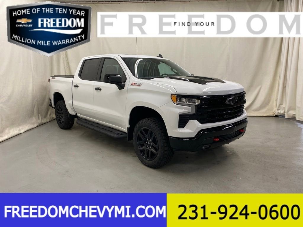 2026 Chevrolet Silverado 1500 LT Trail Boss in Summit White — front three-quarter view