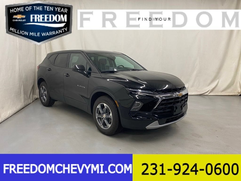 2025 Chevrolet Blazer 2LT in Black — front three-quarter view