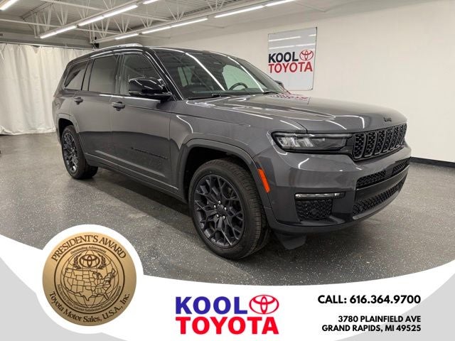 2023 Jeep Grand Cherokee L Summit in Baltic Gray Metallic Clearcoat — front three-quarter view