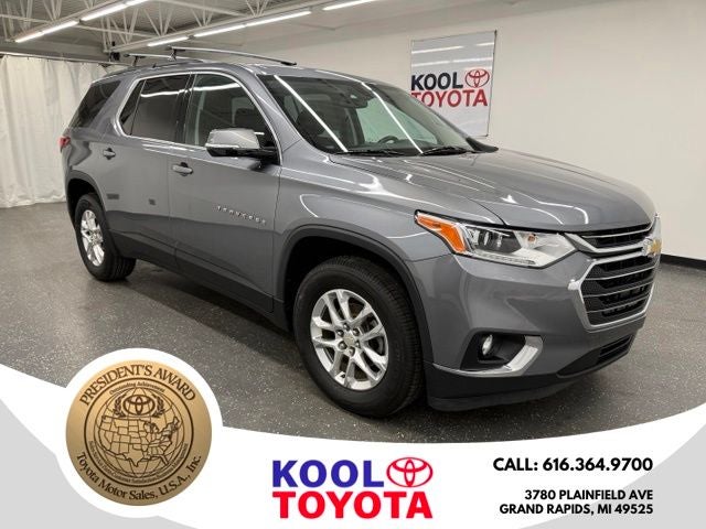 2019 Chevrolet Traverse LT Cloth w/1LT in Satin Steel Metallic — front three-quarter view